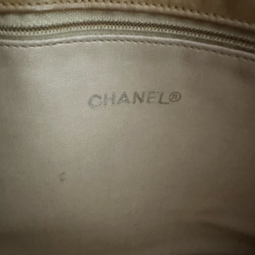 Chanel Matelasse Quilted CC Chain Tote Beige Women's Handbag, Pre-Owned - Picture 5 of 8